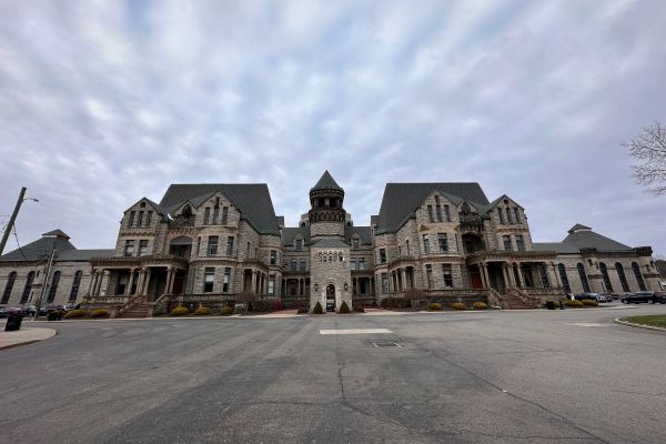 Ohio State Reformatory building during the day.